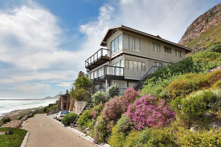 Photo 1 of Southern Right Villa accommodation in Misty Cliffs, Cape Town with 5 bedrooms and 4 bathrooms