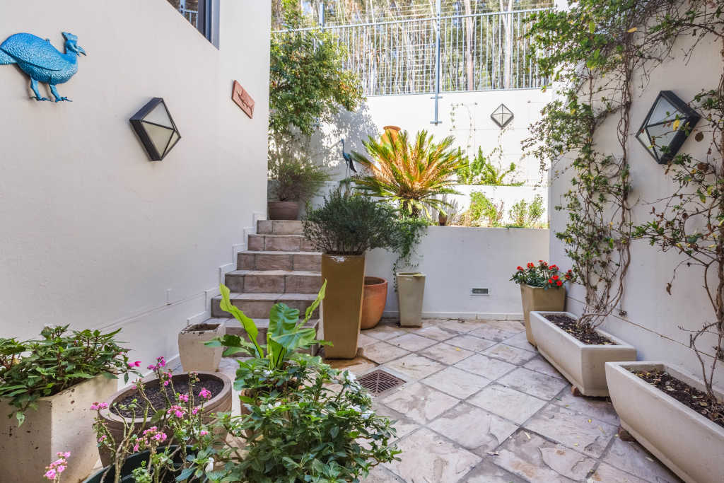 Photo 14 of Springbok Delight accommodation in Green Point, Cape Town with 3 bedrooms and 3 bathrooms