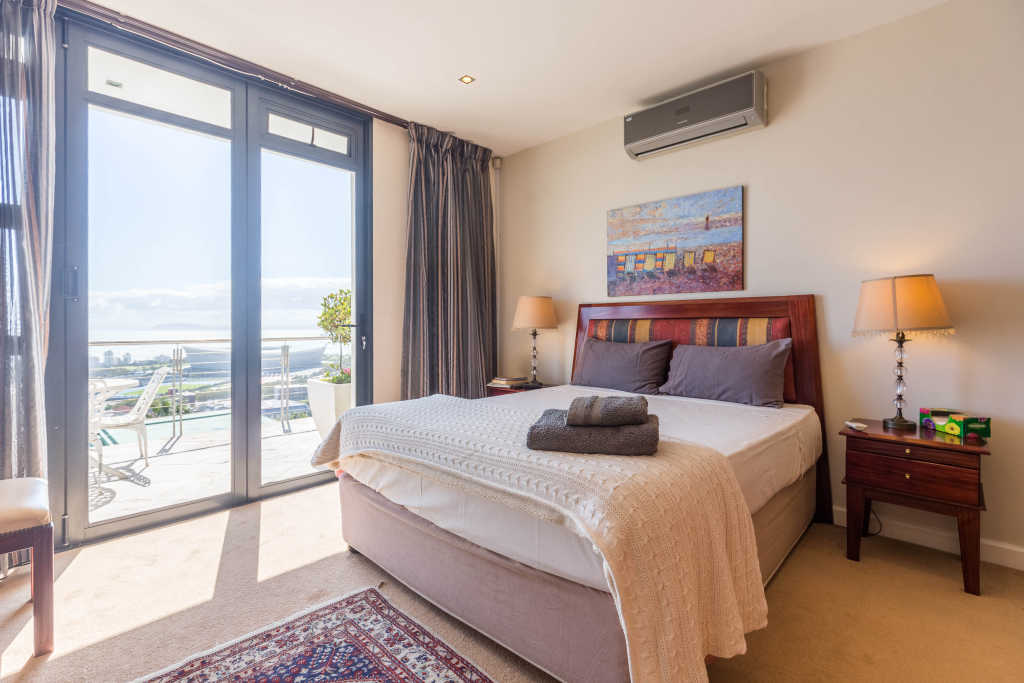 Photo 7 of Springbok Delight accommodation in Green Point, Cape Town with 3 bedrooms and 3 bathrooms