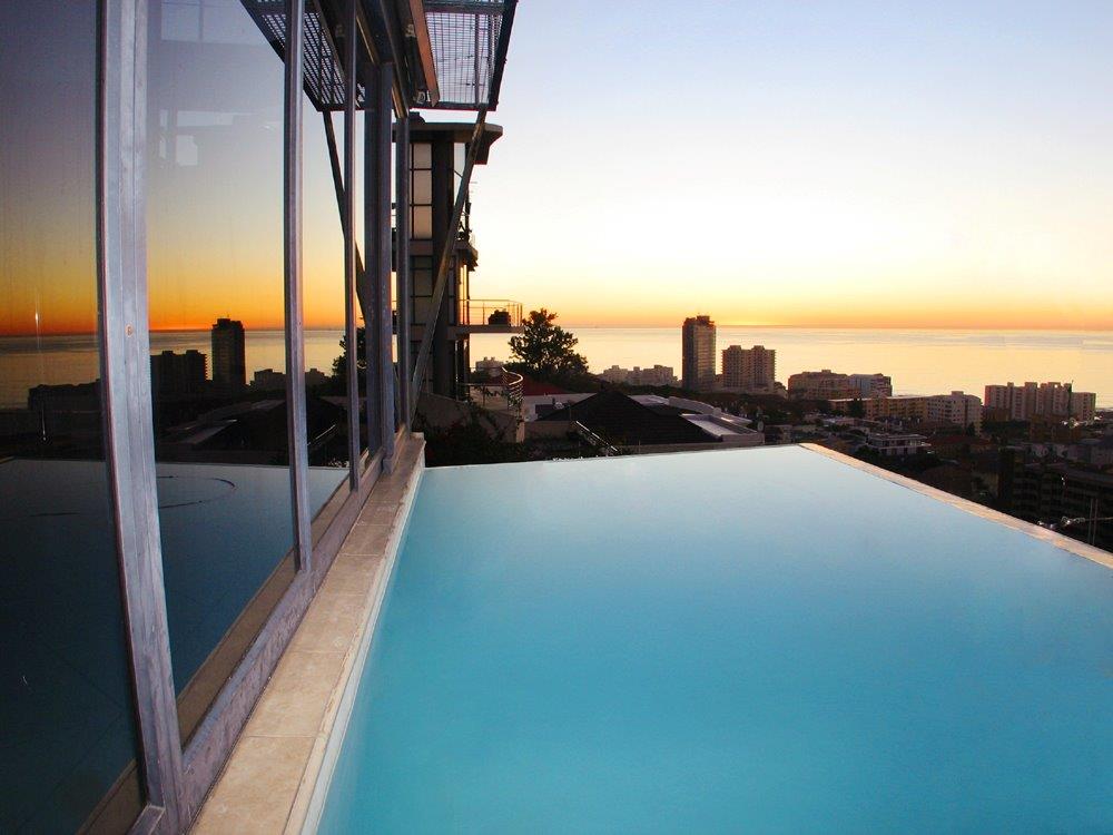 Photo 2 of Springbok Road Villa accommodation in Green Point, Cape Town with 4 bedrooms and 4 bathrooms