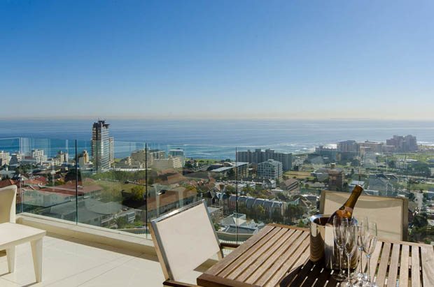 Photo 17 of Springbok Views accommodation in Green Point, Cape Town with 3 bedrooms and 3 bathrooms
