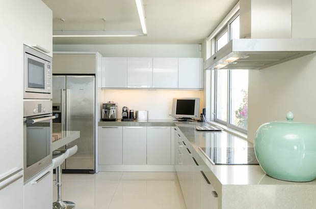Photo 19 of Springbok Views accommodation in Green Point, Cape Town with 3 bedrooms and 3 bathrooms