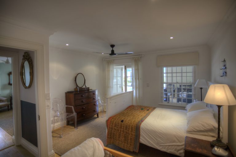 Photo 4 of St Johns Villa accommodation in Higgovale, Cape Town with 3 bedrooms and 3 bathrooms