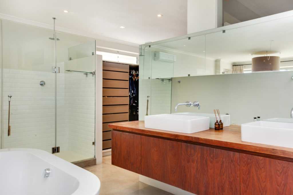 Photo 16 of St Patricks Villa accommodation in Fresnaye, Cape Town with 3 bedrooms and 3 bathrooms