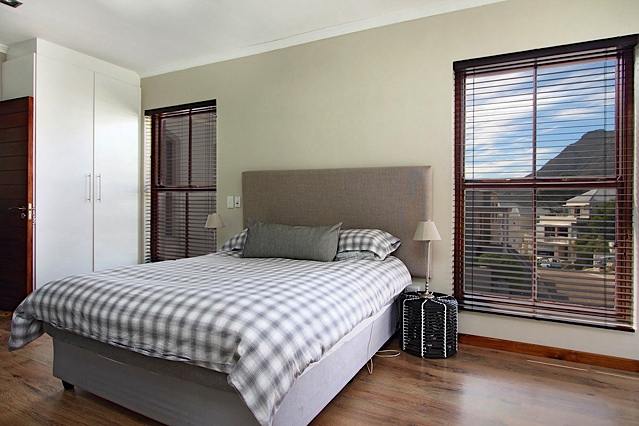 Photo 20 of St Thomas Villa accommodation in Higgovale, Cape Town with 4 bedrooms and 4 bathrooms