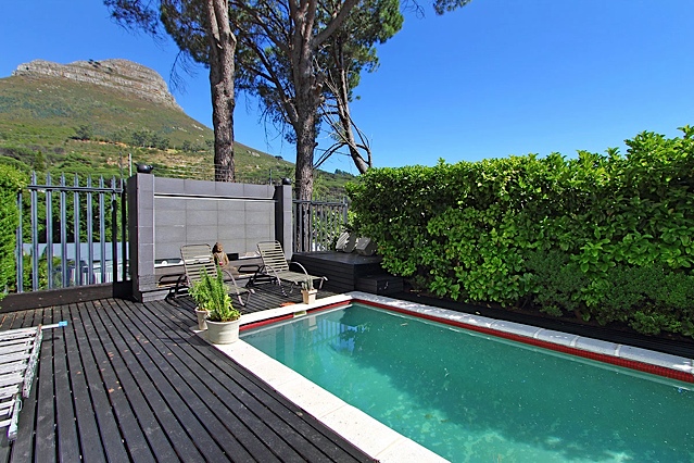 Photo 24 of St Thomas Villa accommodation in Higgovale, Cape Town with 4 bedrooms and 4 bathrooms