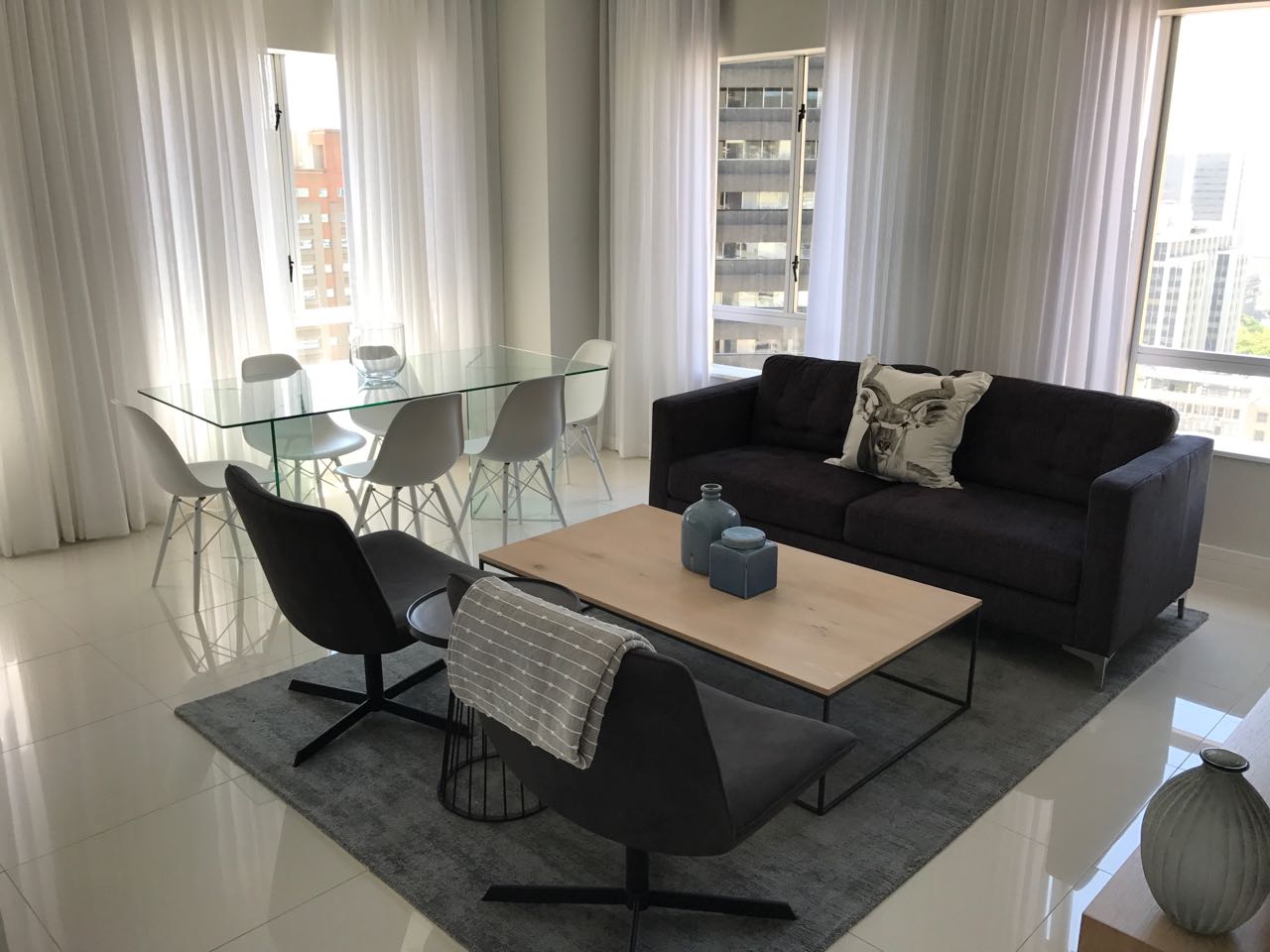 Photo 2 of Stonehill Place accommodation in City Centre, Cape Town with 2 bedrooms and 2 bathrooms