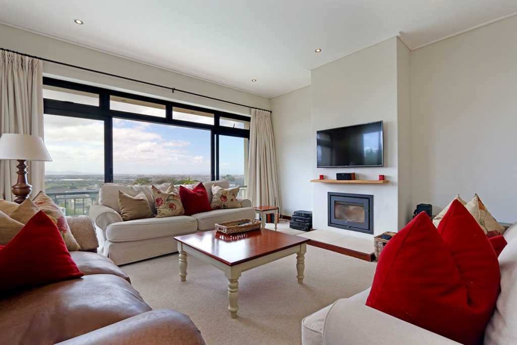 Photo 4 of Stonehurst Villa accommodation in Tokai, Cape Town with 4 bedrooms and 3 bathrooms