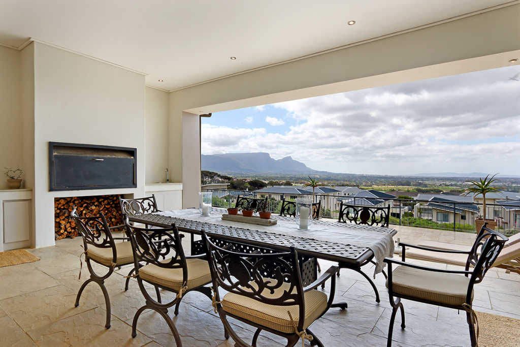 Photo 9 of Stonehurst Villa accommodation in Tokai, Cape Town with 4 bedrooms and 3 bathrooms