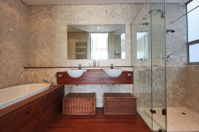 Photo 5 of Strathmore Four accommodation in Camps Bay, Cape Town with 4 bedrooms and 2 bathrooms