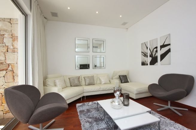 Photo 6 of Strathmore Four accommodation in Camps Bay, Cape Town with 4 bedrooms and 2 bathrooms