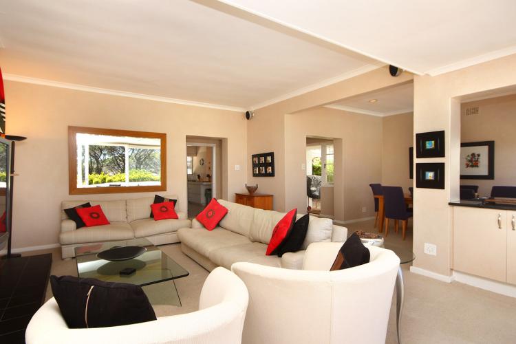 Photo 10 of Strathmore Manor accommodation in Camps Bay, Cape Town with 3 bedrooms and 3 bathrooms