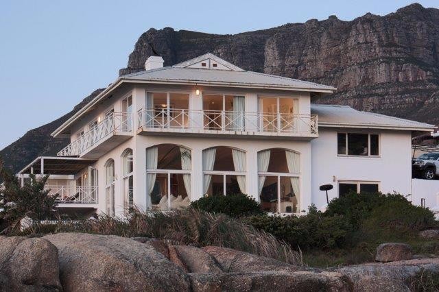 Photo 9 of Sunkissed Llandudno accommodation in Llandudno, Cape Town with 5 bedrooms and 3 bathrooms