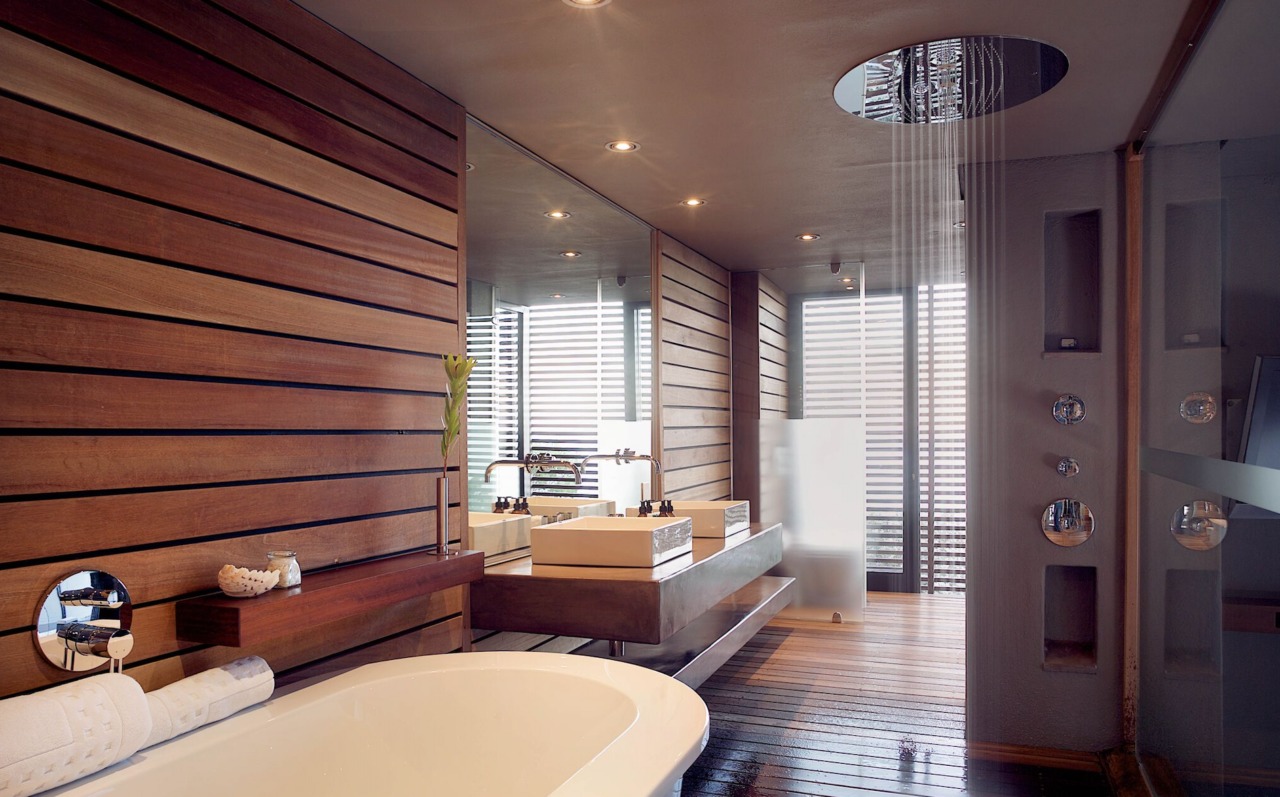 Photo 13 of Sunset Avenue accommodation in Llandudno, Cape Town with 6 bedrooms and 6 bathrooms
