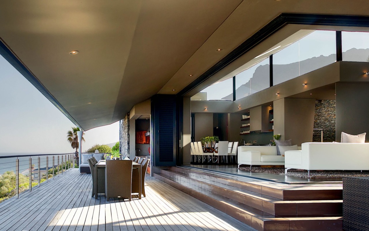 Photo 16 of Sunset Avenue accommodation in Llandudno, Cape Town with 6 bedrooms and 6 bathrooms