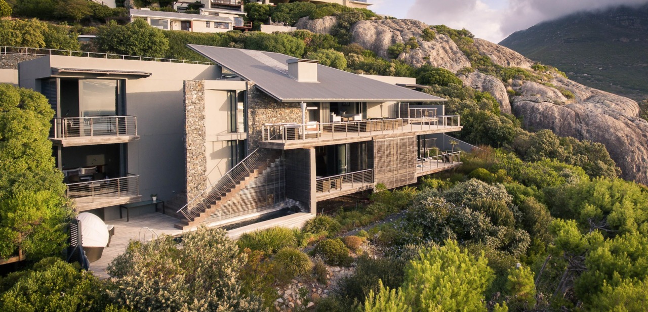 Photo 25 of Sunset Avenue accommodation in Llandudno, Cape Town with 6 bedrooms and 6 bathrooms