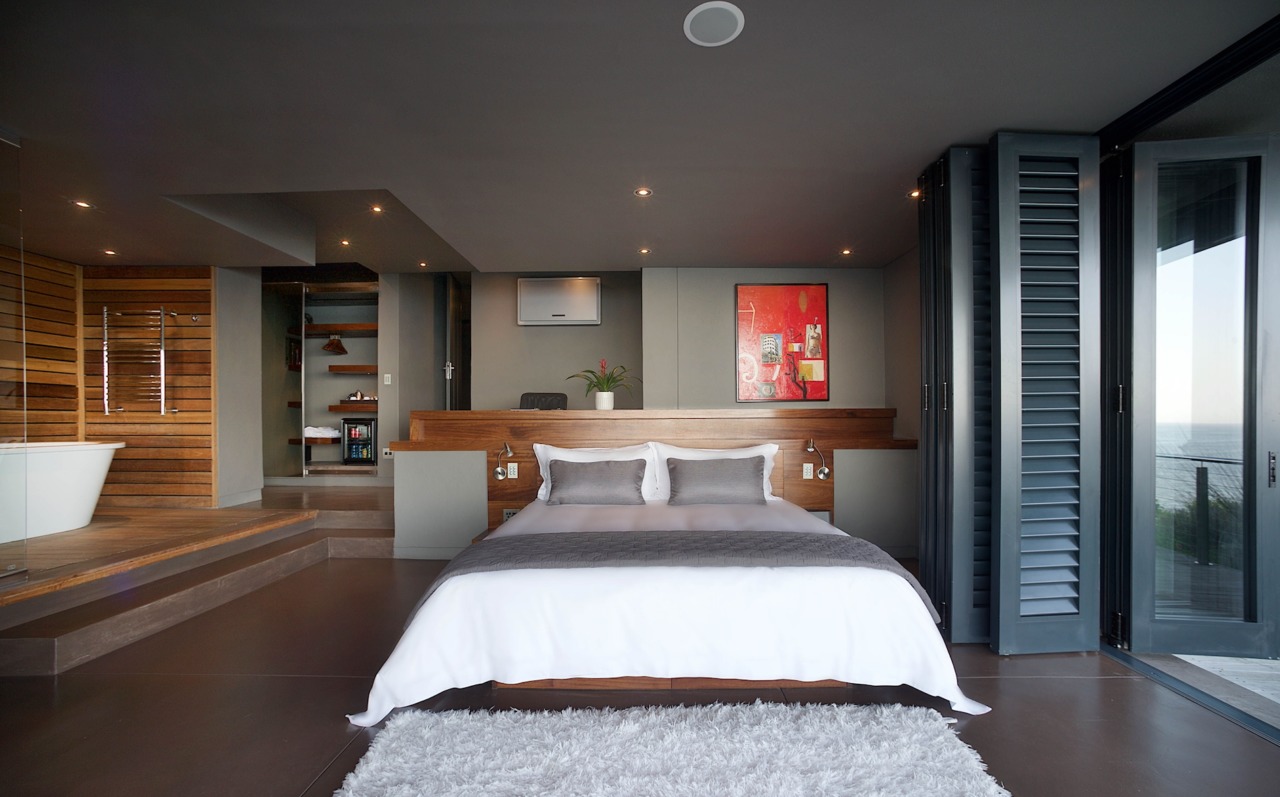 Photo 10 of Sunset Avenue accommodation in Llandudno, Cape Town with 6 bedrooms and 6 bathrooms