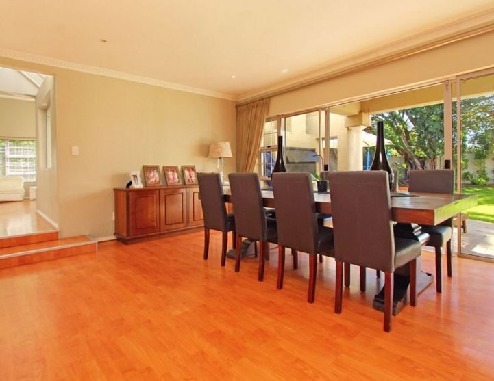 Photo 18 of Sunset Beach Cowrie Villa accommodation in Sunset Beach, Cape Town with 5 bedrooms and 5.5 bathrooms