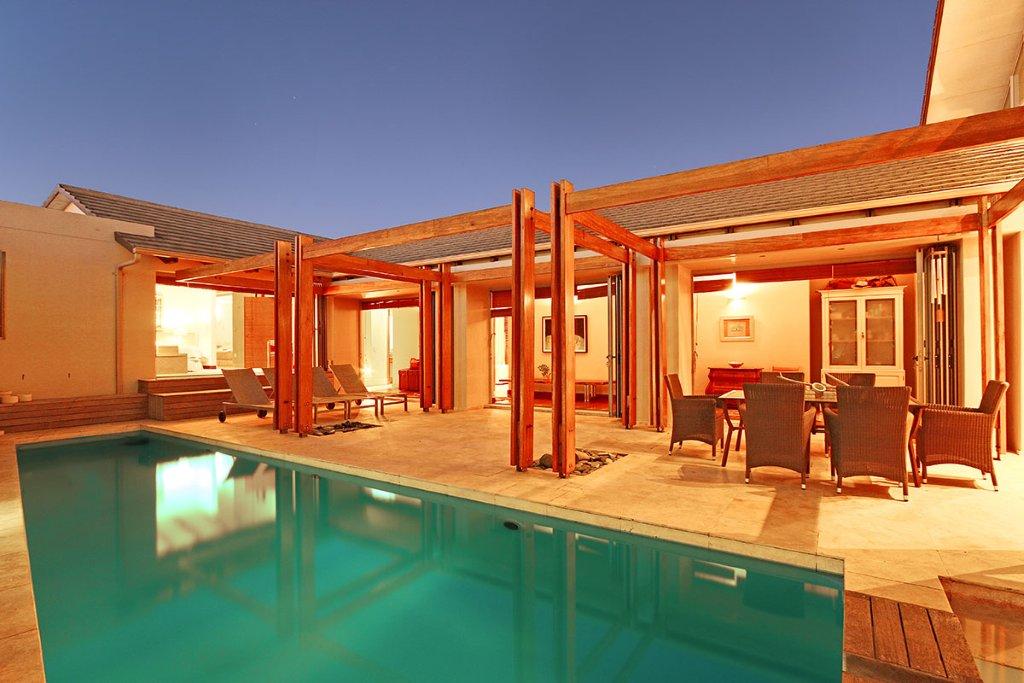 Photo 1 of Sunset Links Villa accommodation in Sunset Beach, Cape Town with 5 bedrooms and 5 bathrooms