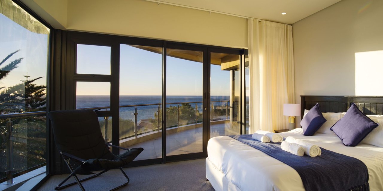 Photo 15 of Sunset Mansion accommodation in Llandudno, Cape Town with 7 bedrooms and 7 bathrooms