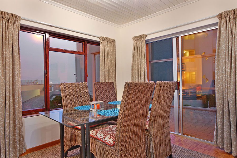 Photo 6 of Sunset Mews Apartment accommodation in Bloubergstrand, Cape Town with 3 bedrooms and 2 bathrooms