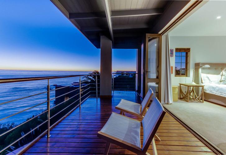 Photo 19 of Sunset Paradise accommodation in Llandudno, Cape Town with 5 bedrooms and 4.5 bathrooms