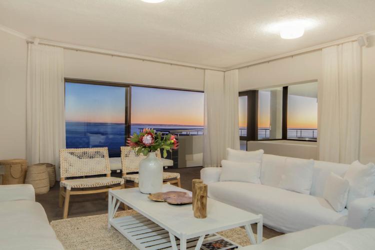 Photo 4 of Sunset Paradise accommodation in Llandudno, Cape Town with 5 bedrooms and 4.5 bathrooms