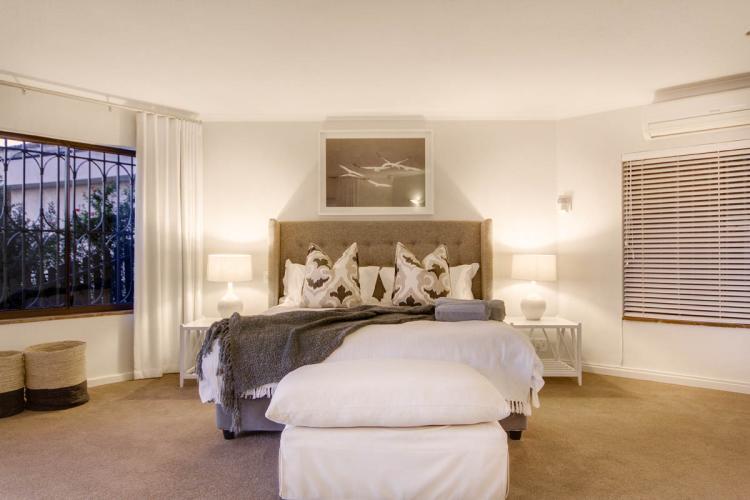 Photo 8 of Sunset Paradise accommodation in Llandudno, Cape Town with 5 bedrooms and 4.5 bathrooms