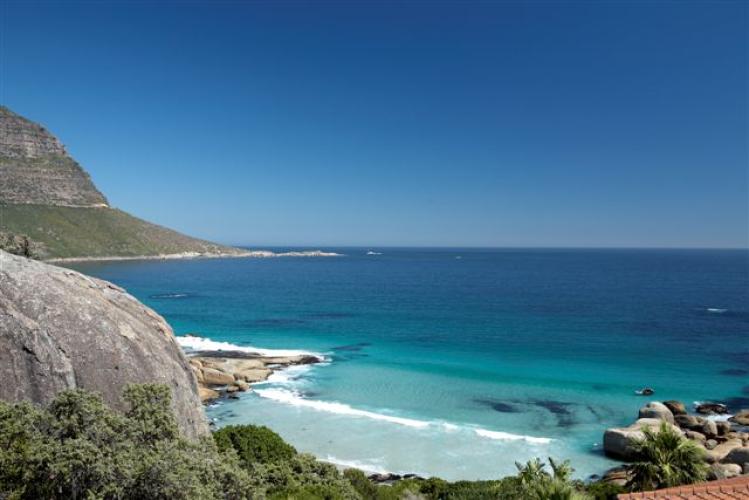 Photo 9 of Sunset Paradise accommodation in Llandudno, Cape Town with 5 bedrooms and 4.5 bathrooms