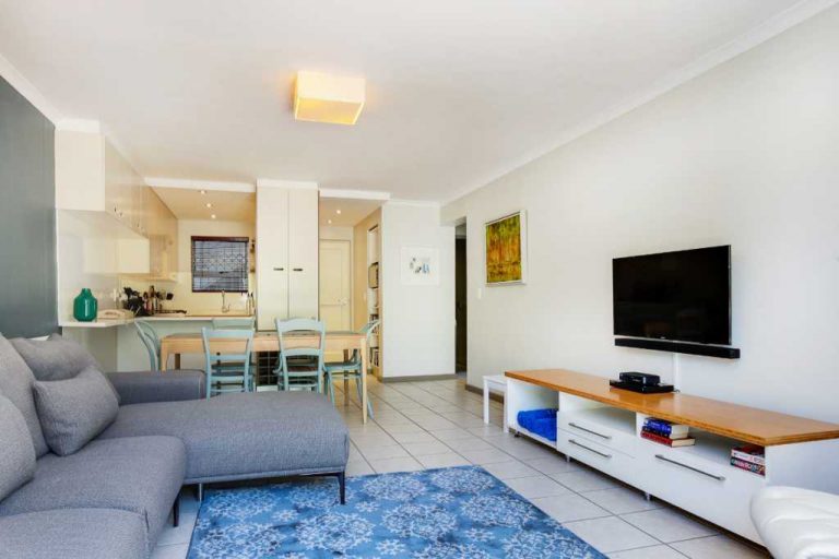 Photo 2 of Sutton Place accommodation in Oranjezicht, Cape Town with 2 bedrooms and 2 bathrooms