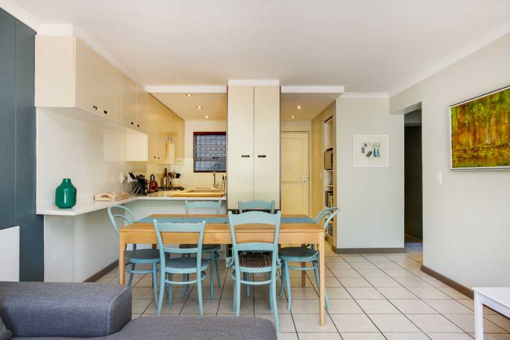 Photo 3 of Sutton Place accommodation in Oranjezicht, Cape Town with 2 bedrooms and 2 bathrooms