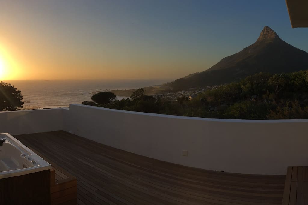 Photo 8 of The Baules Penthouse accommodation in Camps Bay, Cape Town with 1 bedrooms and 1 bathrooms