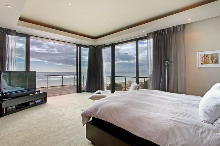 Photo 16 of The De Wet accommodation in Bantry Bay, Cape Town with 4 bedrooms and 4 bathrooms