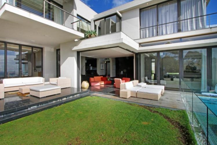 Photo 20 of The De Wet accommodation in Bantry Bay, Cape Town with 4 bedrooms and 4 bathrooms
