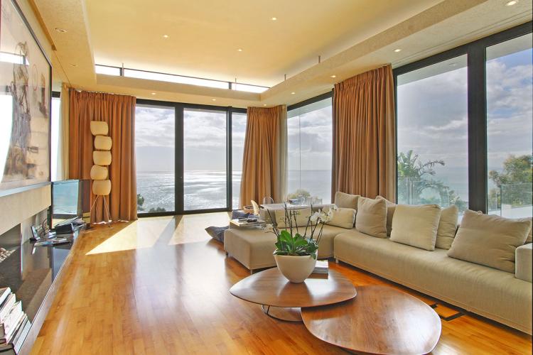 Photo 8 of The De Wet accommodation in Bantry Bay, Cape Town with 4 bedrooms and 4 bathrooms