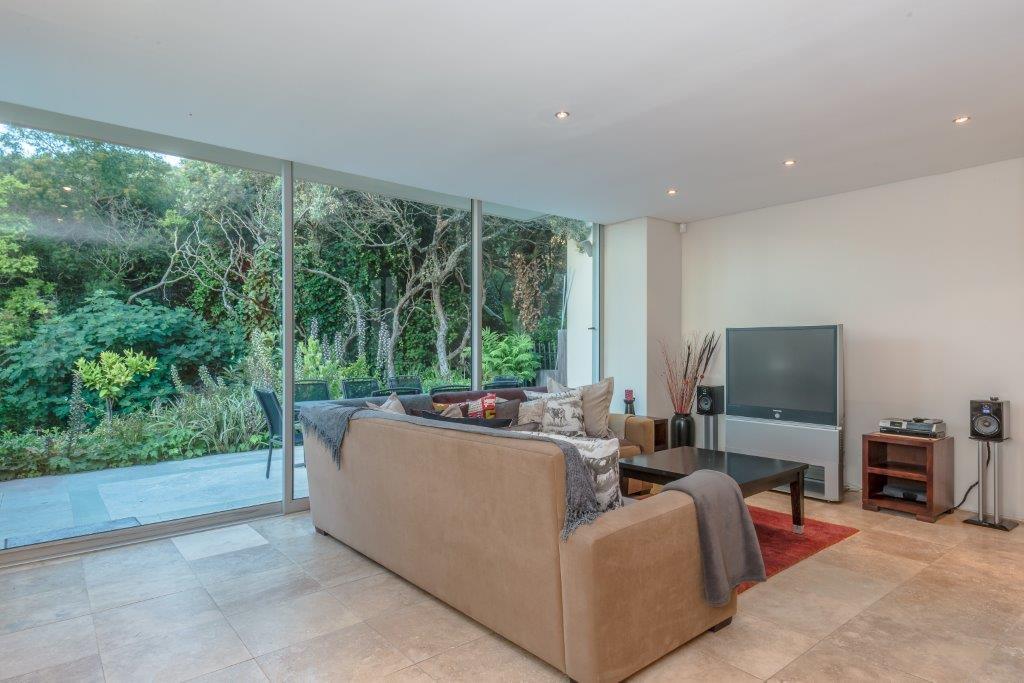 Photo 10 of The Grange accommodation in Camps Bay, Cape Town with 3 bedrooms and 3 bathrooms
