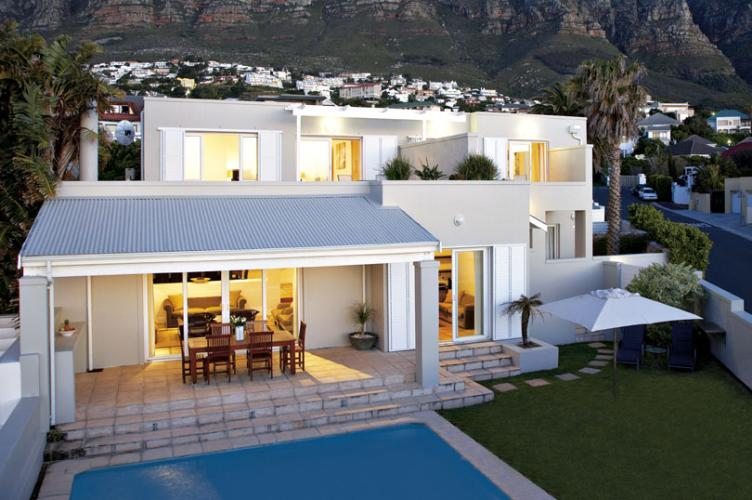 Photo 2 of The House accommodation in Camps Bay, Cape Town with 7 bedrooms and 7 bathrooms