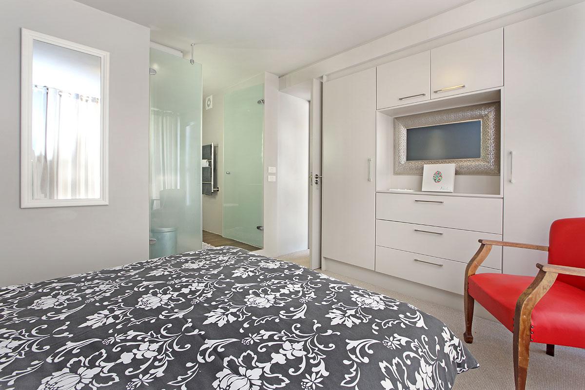 Photo 12 of The Legacy 403 accommodation in Green Point, Cape Town with 1 bedrooms and 1 bathrooms