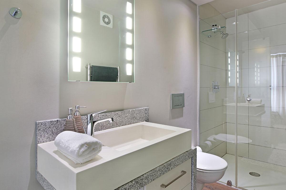 Photo 10 of The Legacy 403 accommodation in Green Point, Cape Town with 1 bedrooms and 1 bathrooms