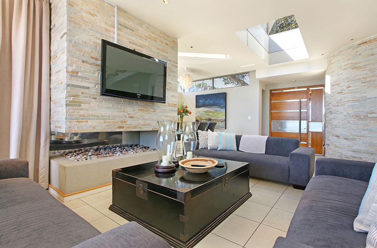Photo 5 of The Rocks accommodation in Camps Bay, Cape Town with 4 bedrooms and 3.5 bathrooms