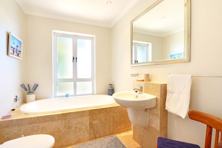 Photo 3 of The Rocks Villa accommodation in Simons Town, Cape Town with 4 bedrooms and 4 bathrooms