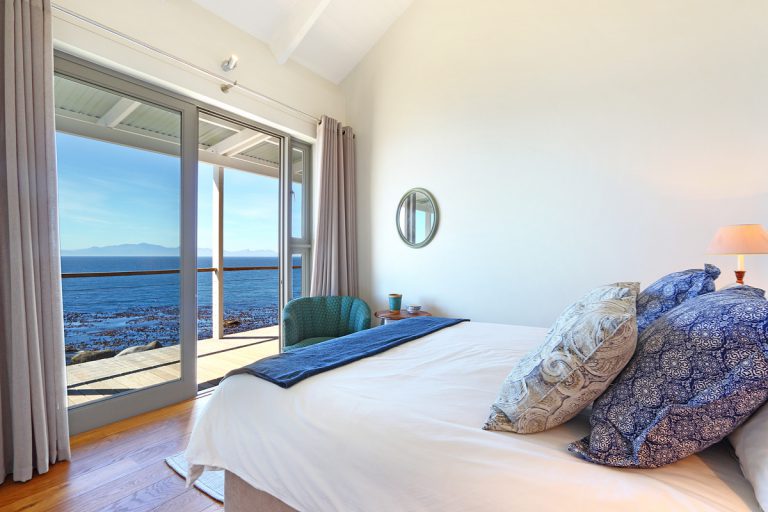 Photo 7 of The Rocks Villa accommodation in Simons Town, Cape Town with 4 bedrooms and 4 bathrooms