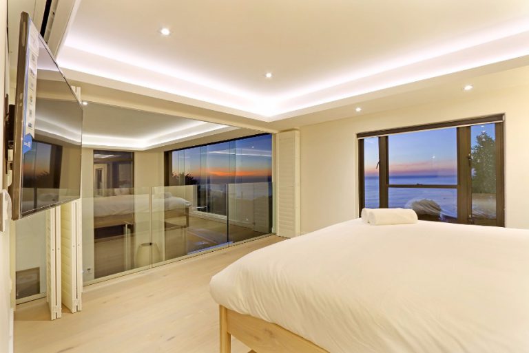 Photo 7 of Titan Villa accommodation in Bantry Bay, Cape Town with 5 bedrooms and 5 bathrooms