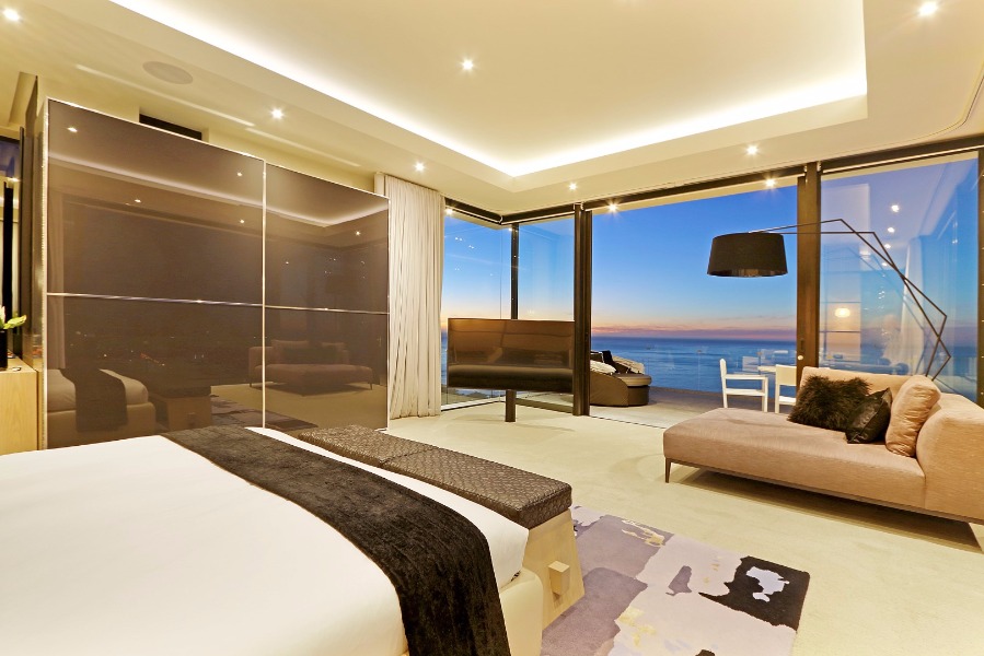 Photo 10 of Titan Villa accommodation in Bantry Bay, Cape Town with 5 bedrooms and 5 bathrooms