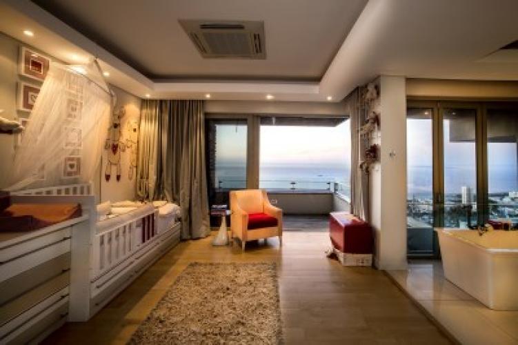 Photo 17 of Top Road Villa accommodation in Bantry Bay, Cape Town with 4 bedrooms and 4 bathrooms