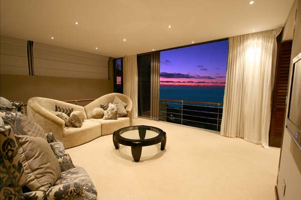 Photo 6 of Top Road Villa accommodation in Bantry Bay, Cape Town with 4 bedrooms and 4 bathrooms