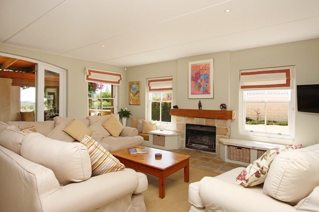 Photo 12 of Turquoise Road Villa accommodation in Noordhoek, Cape Town with 5 bedrooms and 3 bathrooms