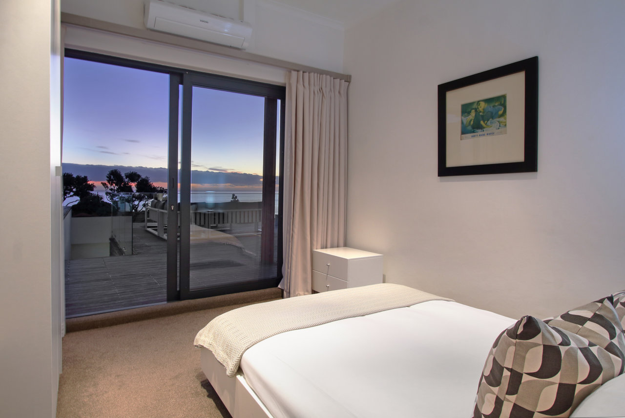 Photo 18 of Ty Gwyn Villa accommodation in Camps Bay, Cape Town with 3 bedrooms and 3 bathrooms