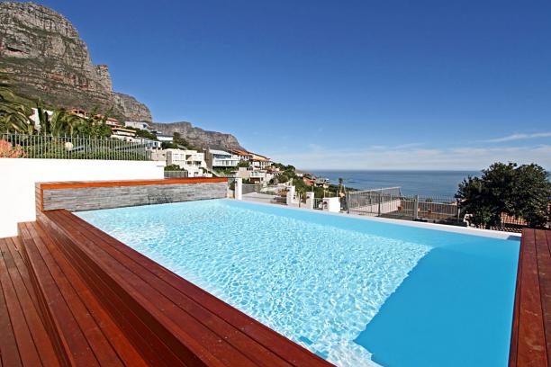 Photo 2 of Ty Gwyn Villa accommodation in Camps Bay, Cape Town with 3 bedrooms and 3 bathrooms