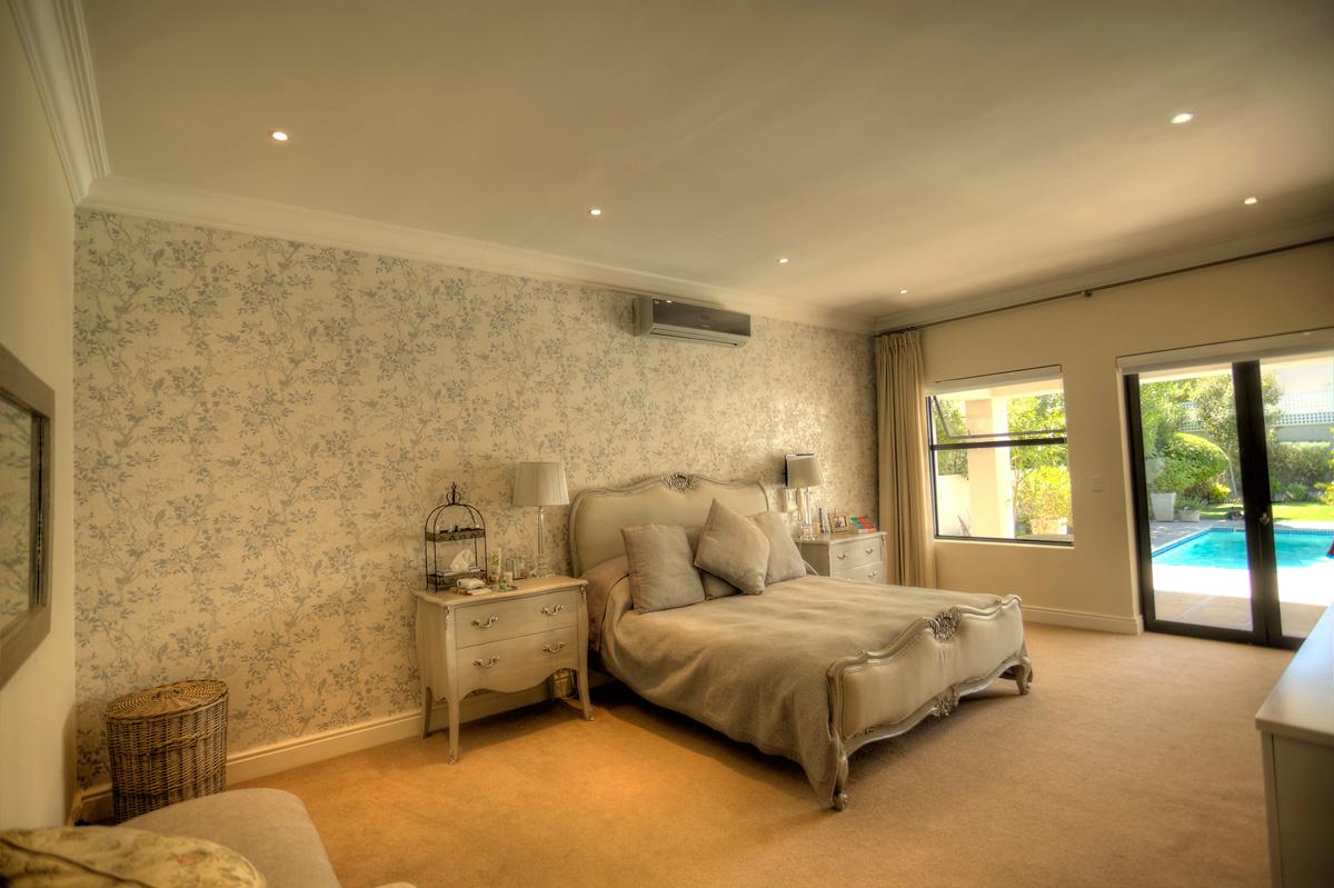 Photo 5 of Upper Claremont Villa accommodation in Claremont, Cape Town with 4 bedrooms and 3 bathrooms